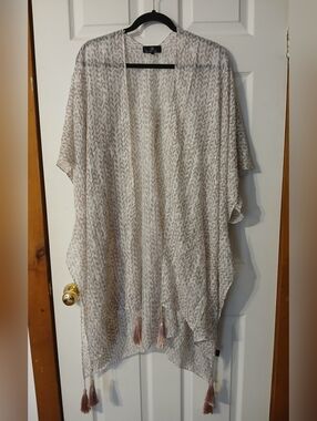 BB Collection Neutral Cream Boho Style Kimono Shawl Rose Gold Tassels Size OS